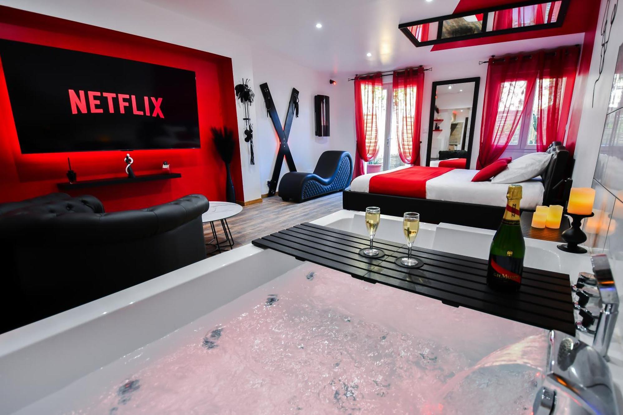 L'arena - Room, Jacuzzi Apartment *